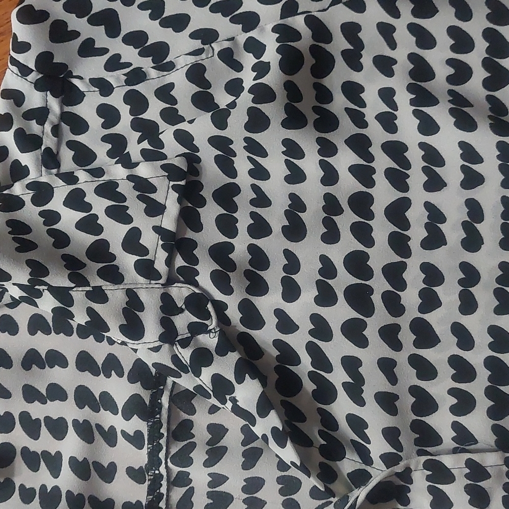 🖤Heart patterned blouse - Picture 3 of 7